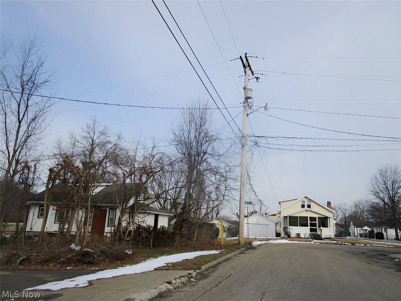 804 Hocking Road, Belpre, OH 45714 Photo 4