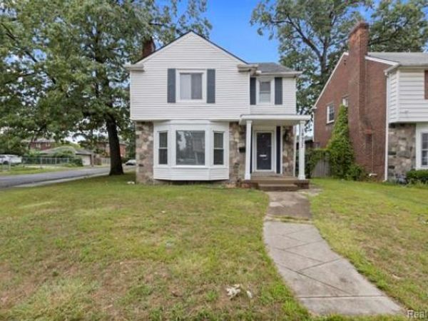 18903 Pinehurst Street, Detroit, MI 48221