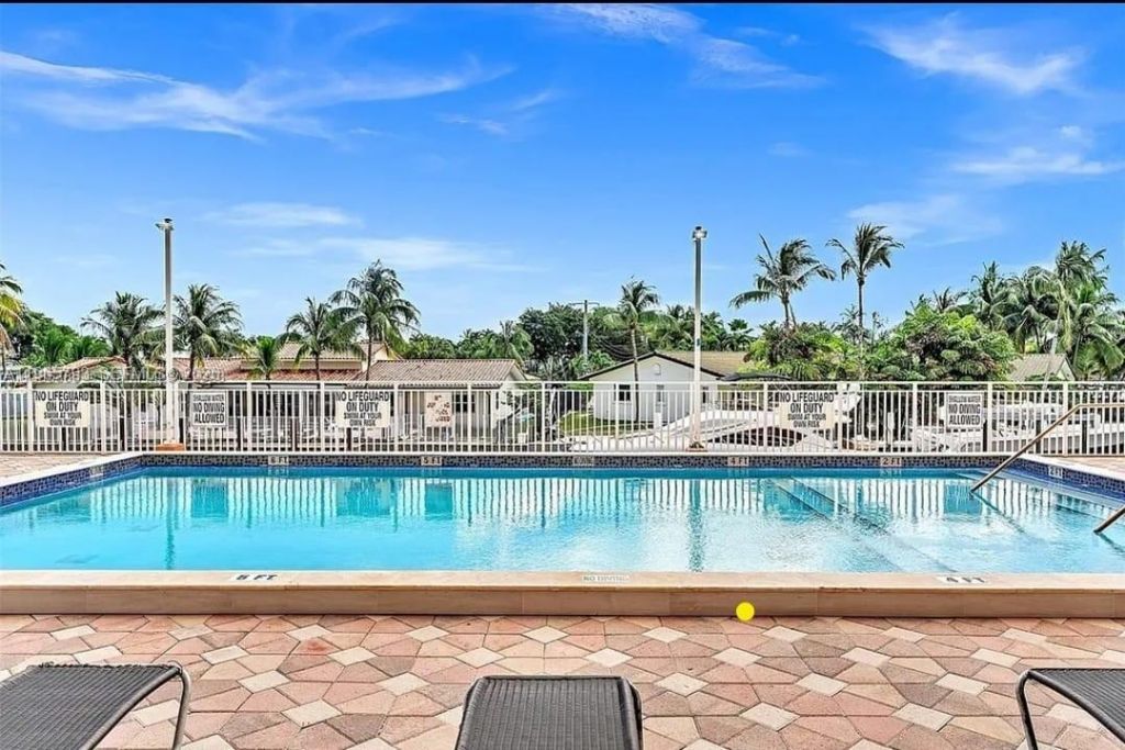 2450 NE 135th St , Unit 508, North Miami, FL 33181 Photo