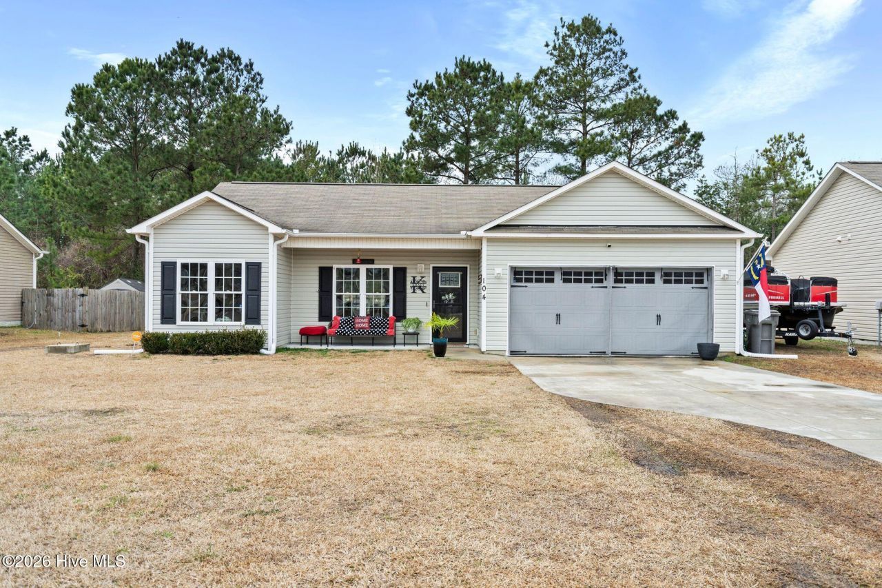 104 Lilac Lane, Richlands, NC 28574 Main Photo