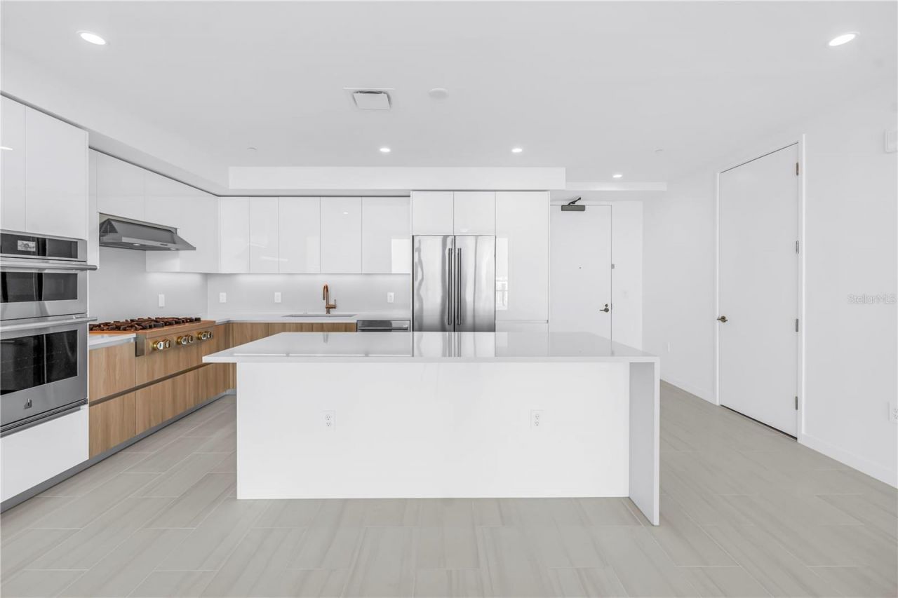 400 Central Avenue, Unit 1702, Saint Petersburg, FL 33701 Photo