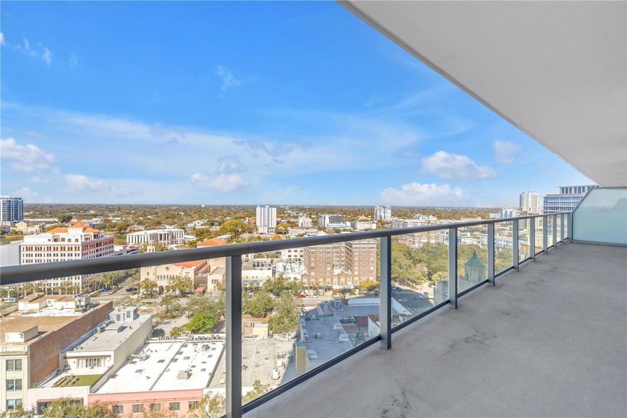 400 Central Avenue, Unit 1702, Saint Petersburg, FL 33701 Photo