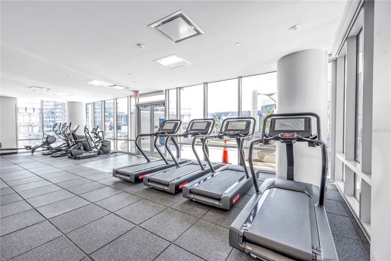 400 Central Avenue, Unit 1702, Saint Petersburg, FL 33701 Photo