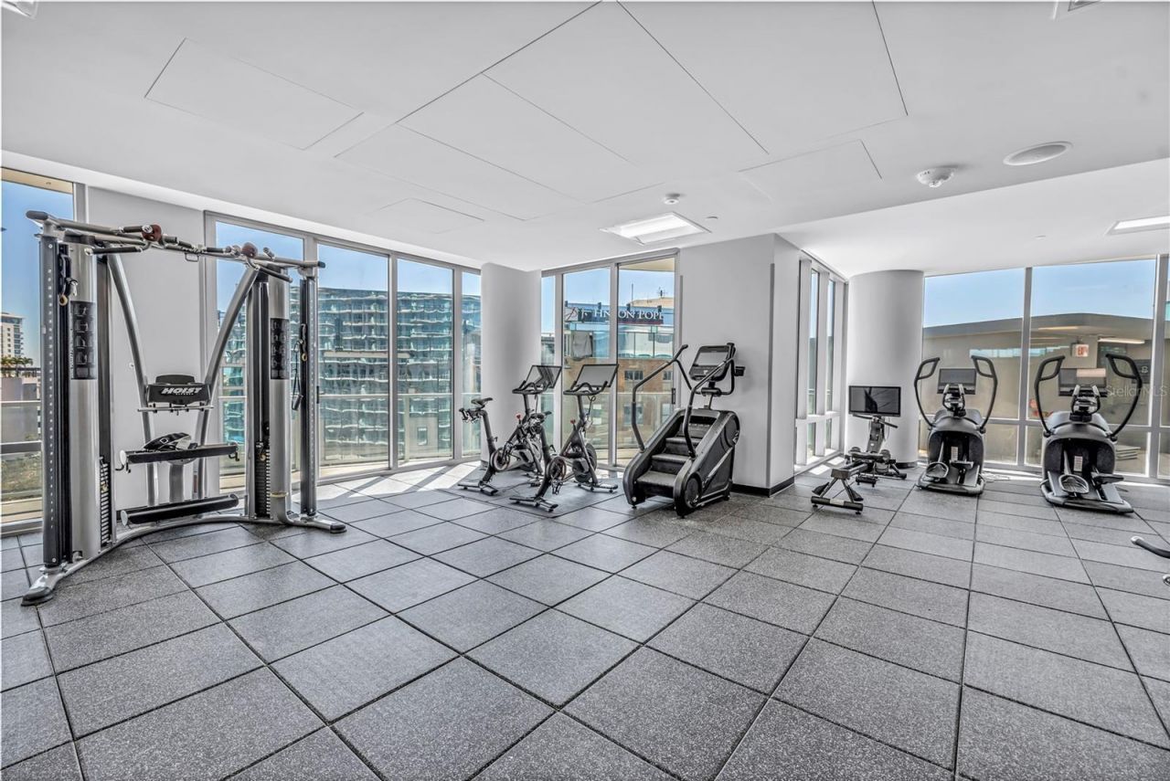 400 Central Avenue, Unit 1702, Saint Petersburg, FL 33701 Photo