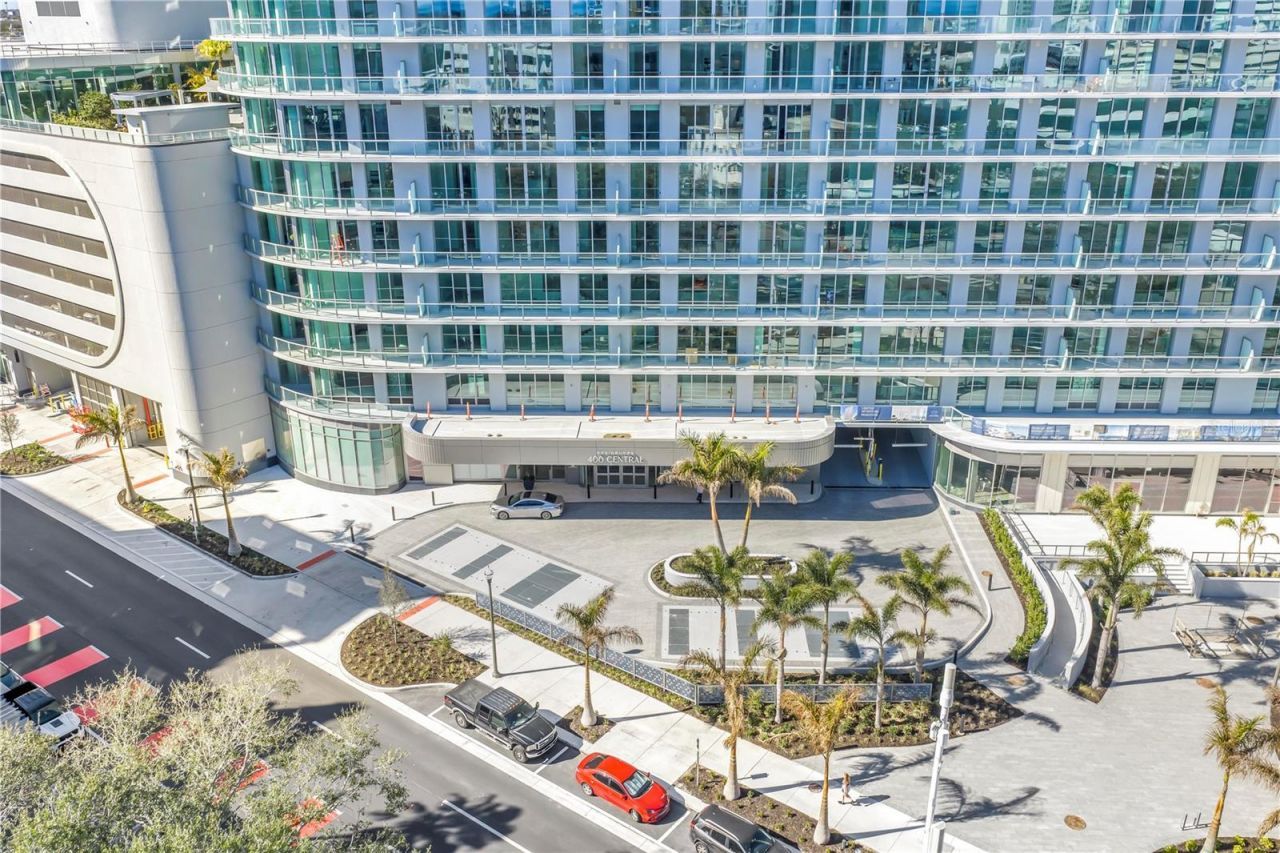400 Central Avenue, Unit 1702, Saint Petersburg, FL 33701 Photo