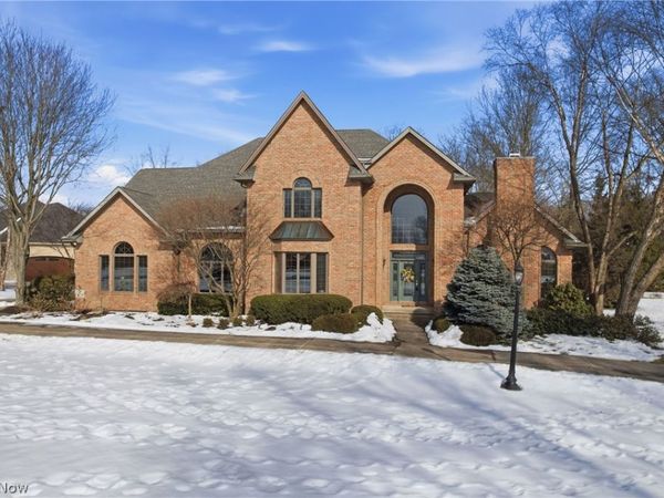 21 Timber Run Court, Canfield, OH 44406