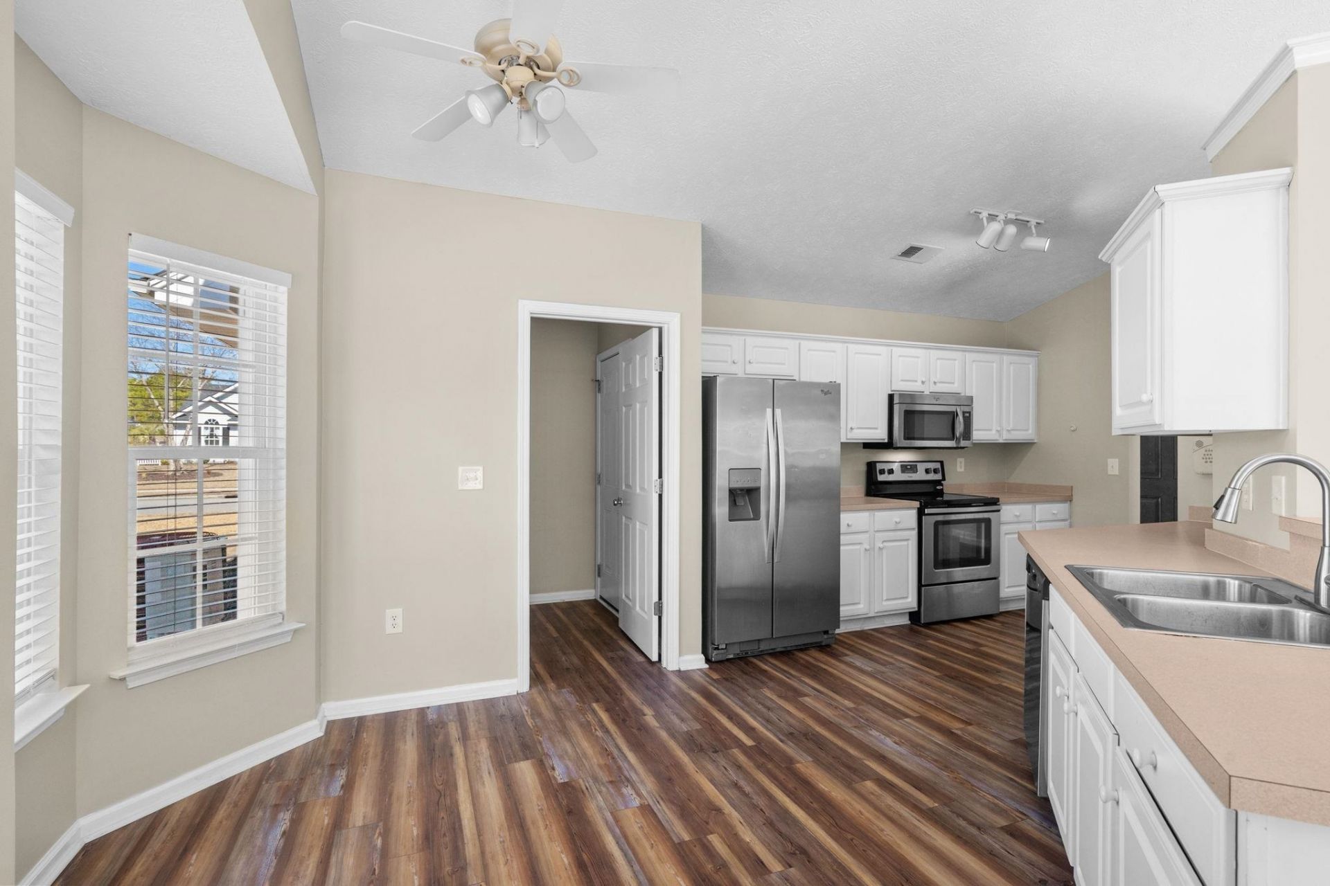 5015 Billy K Trail Photo 15