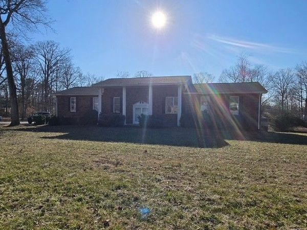 1501 Hillwood Cir, Lafayette, TN 37083