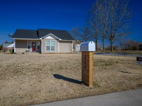 360 W 13th Street, Newark, AR 72562