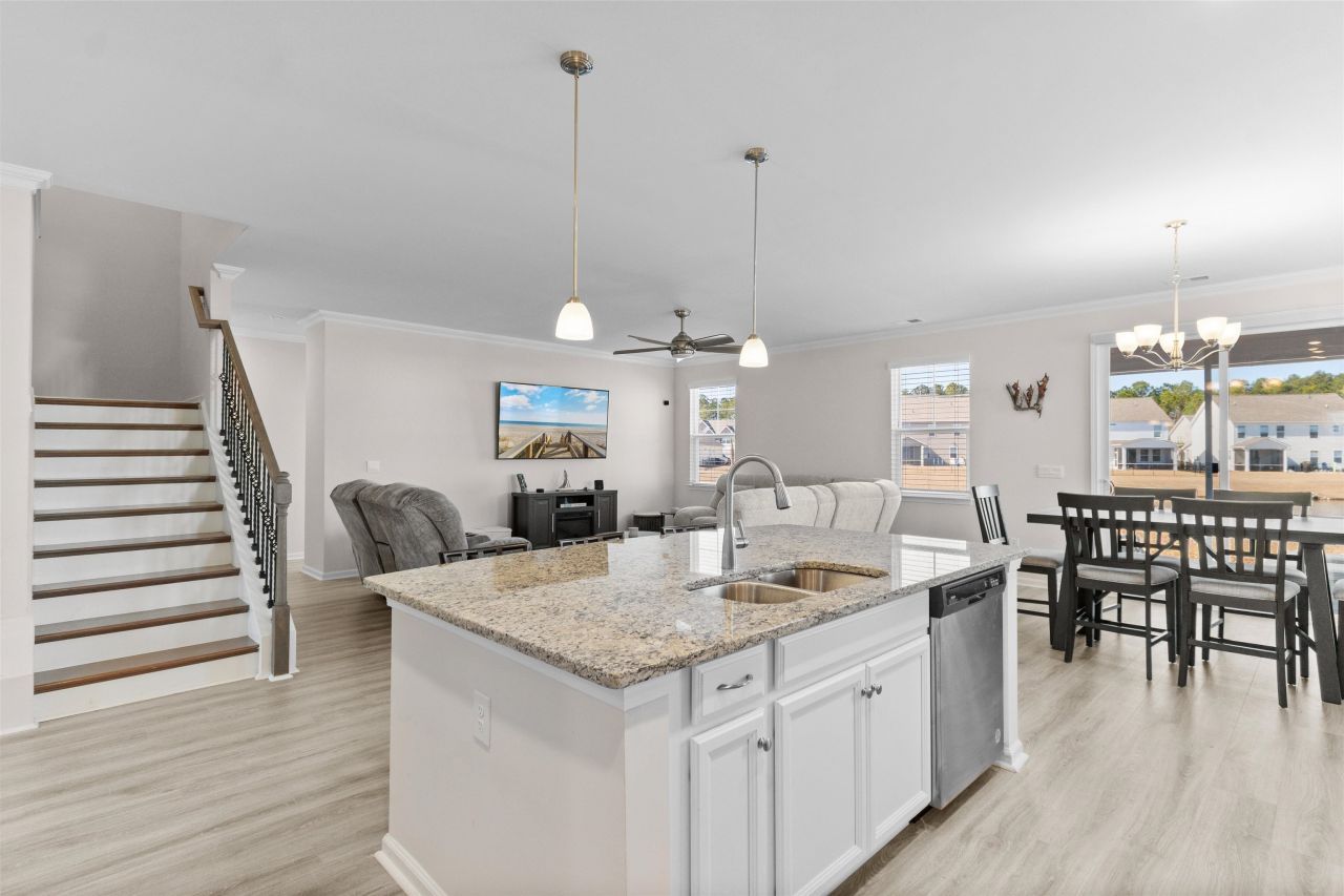 218 Golden Flower Ct. Photo 11