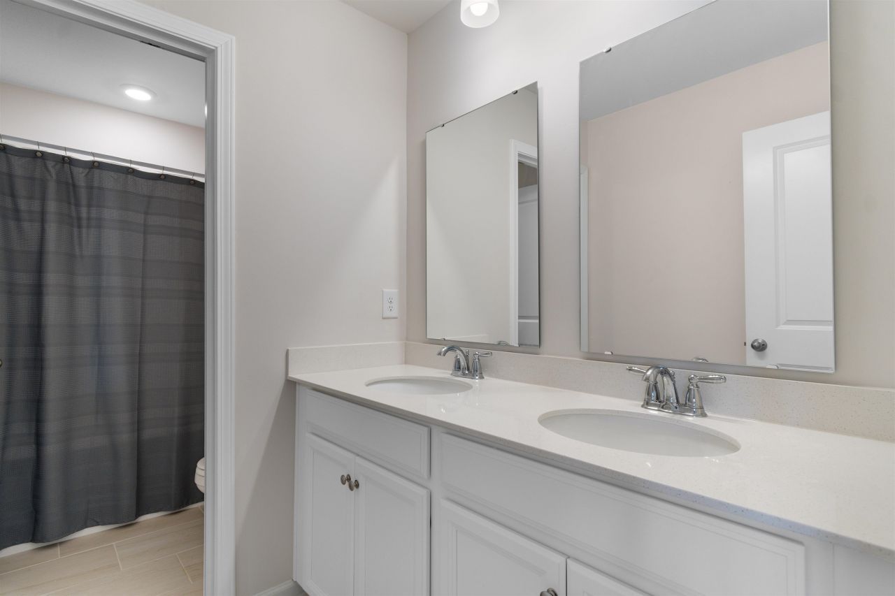 218 Golden Flower Ct. Photo 26