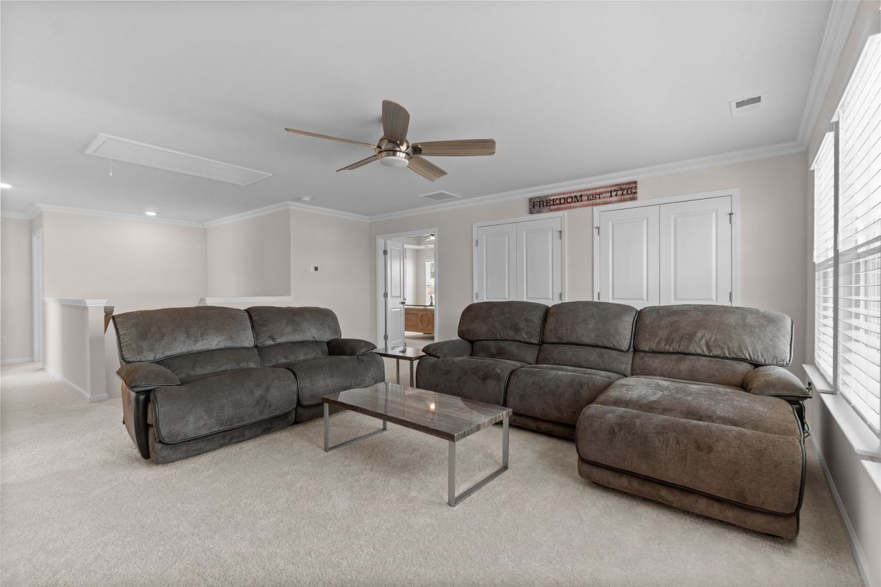 218 Golden Flower Ct. Photo 27