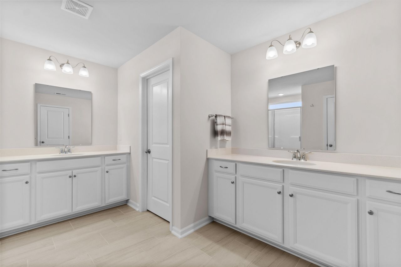 218 Golden Flower Ct. Photo 34