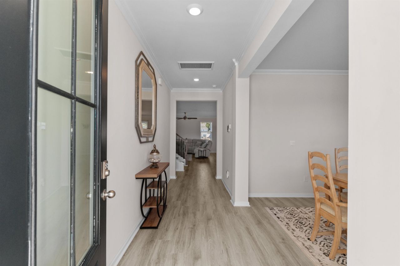 218 Golden Flower Ct. Photo 4