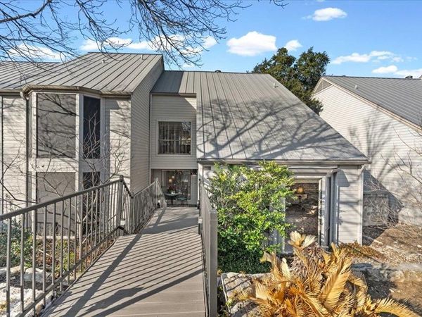 176 World Of Tennis SQ, Lakeway, TX 78734