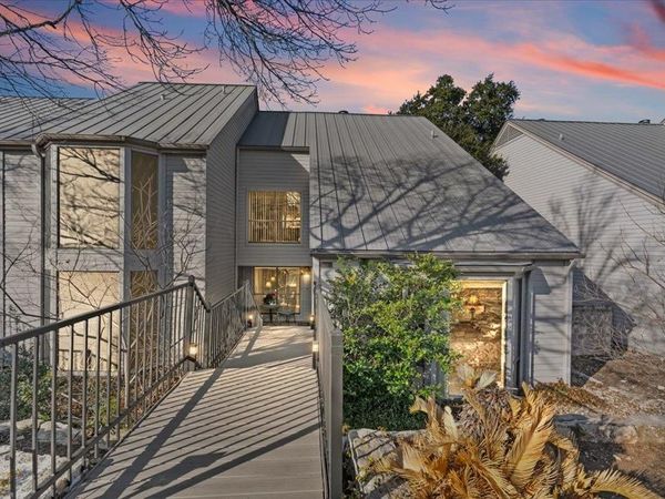 176 World Of Tennis SQ, Lakeway, TX 78734