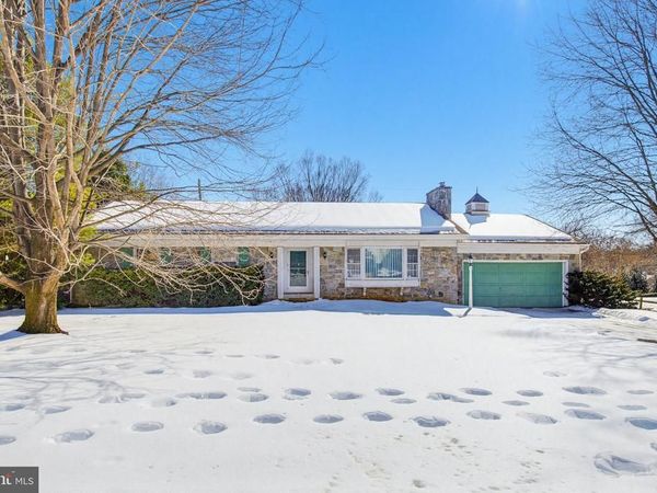 2102 LYNDELL DRIVE, LANCASTER, PA 17601