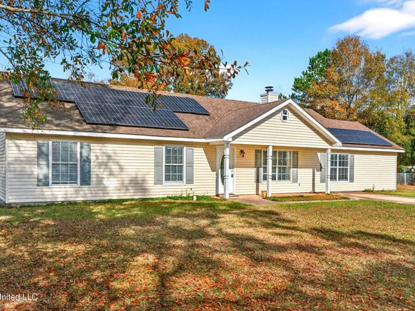 2 Hundley Road, Carriere, MS 39426