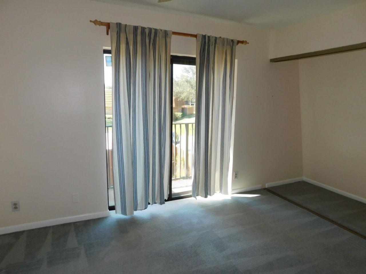 2545 Camelot Court, Unit 2545, Hollywood, FL 33026 Photo