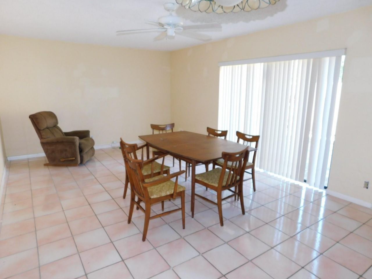 2545 Camelot Court, Unit 2545, Hollywood, FL 33026 Photo