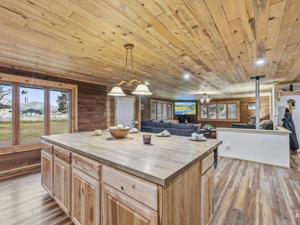 2929 Waterwheel Road, Emmett, ID 83617