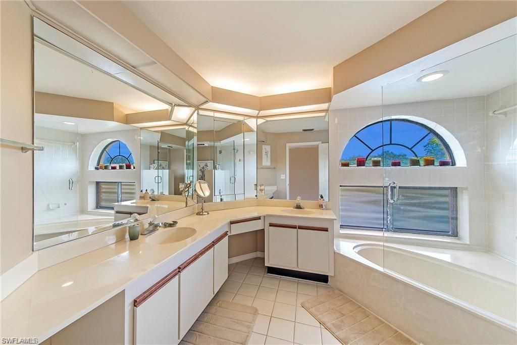 643 Beachwalk Cir, Unit D-202, Naples, FL 34108 Photo