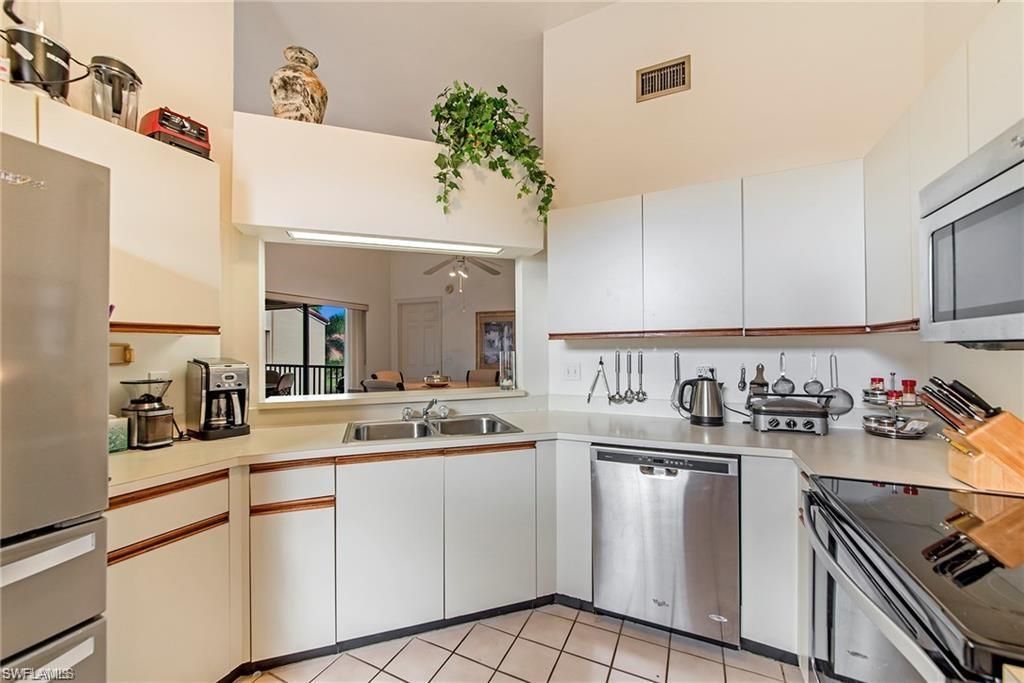 643 Beachwalk Cir, Unit D-202, Naples, FL 34108 Photo