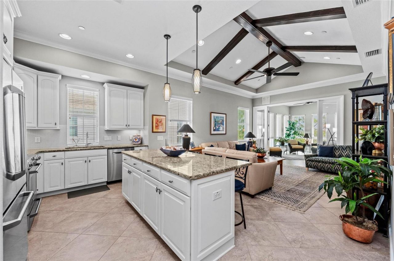 289 Sapphire Lake Drive, Unit 201, Bradenton, FL 34209 Photo