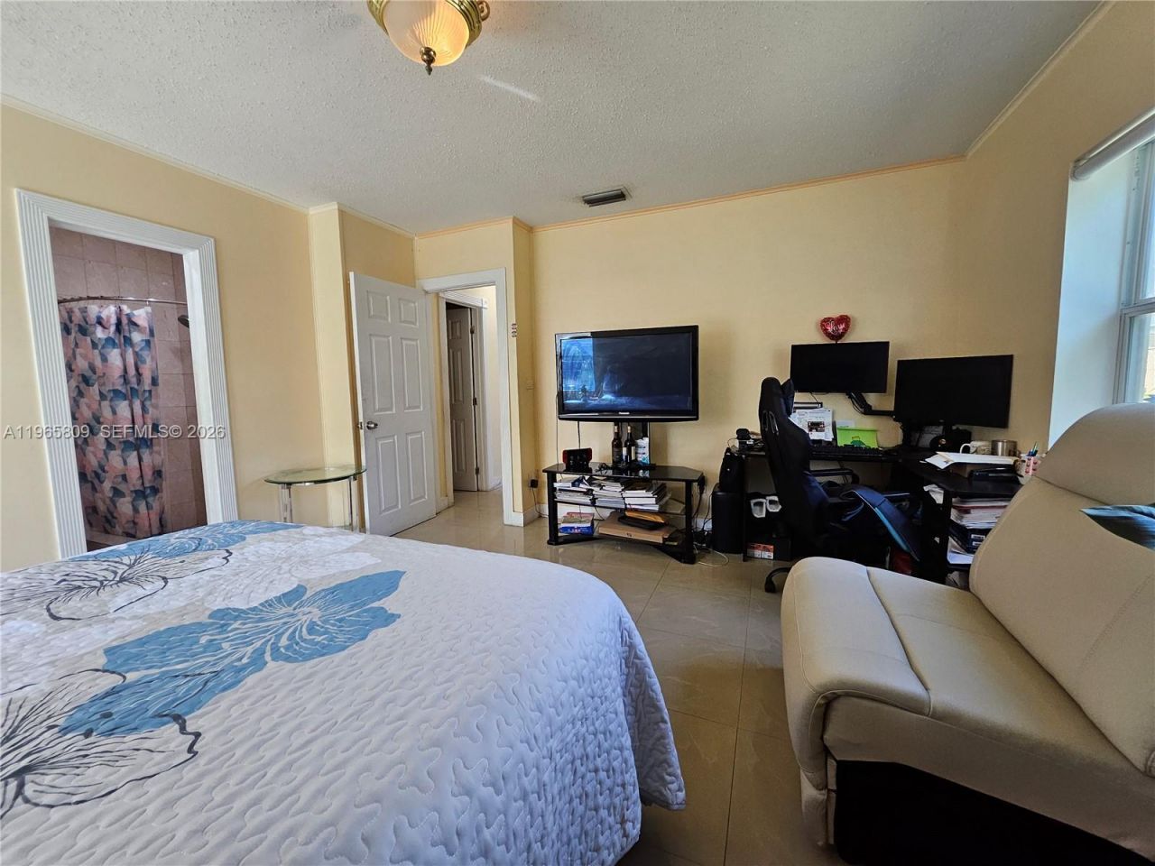 1232 NE 181st St, North Miami Beach, FL 33162 Photo
