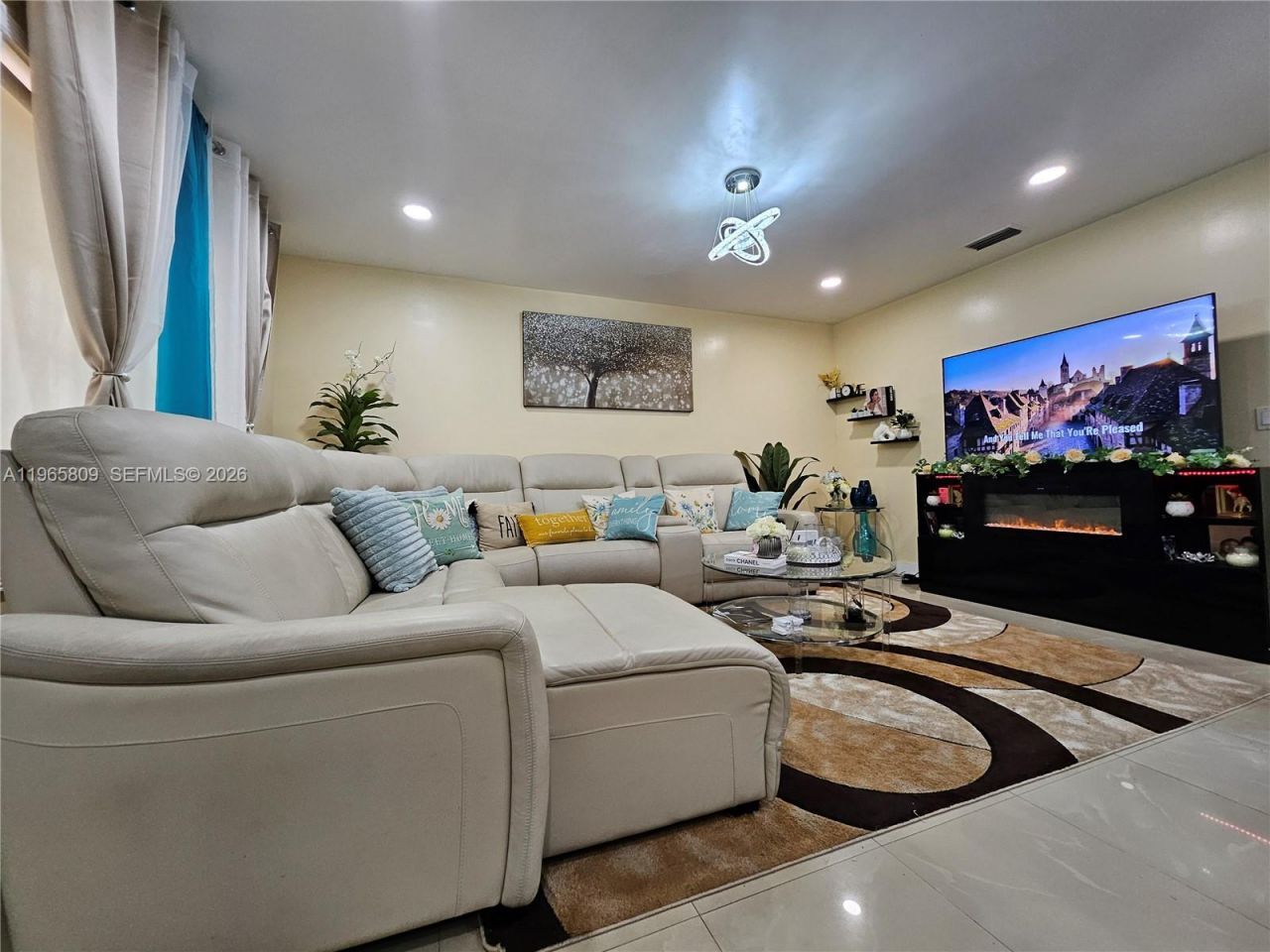 1232 NE 181st St, North Miami Beach, FL 33162 Photo