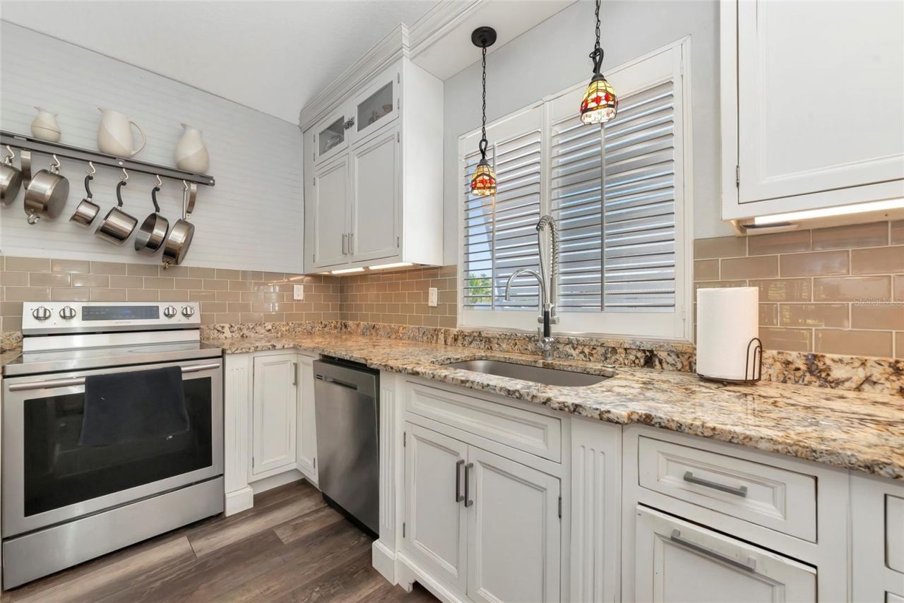 4211 3rd Avenue Ne, Bradenton, FL 34208 Photo