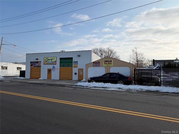 628 Shore Road, Lindenhurst, NY 11757