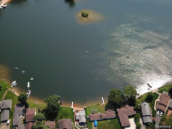 8461 Woodland Shore Drive, Brighton Twp, MI 48114