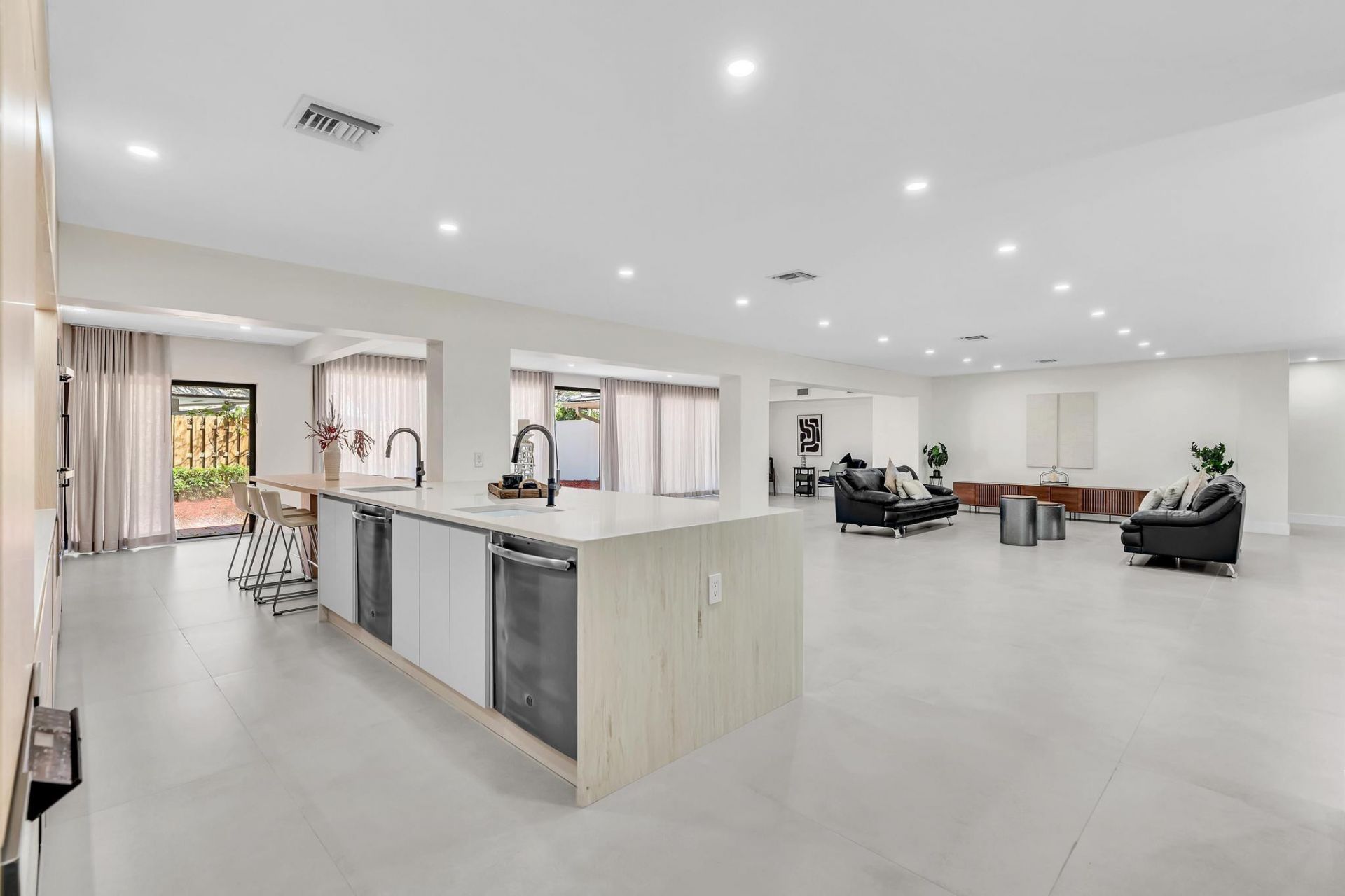 3111 N 52nd Avenue, Hollywood, FL 33021 Photo