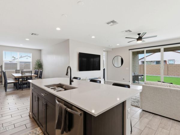 2323 W Grenadine Road, Phoenix, AZ 85041