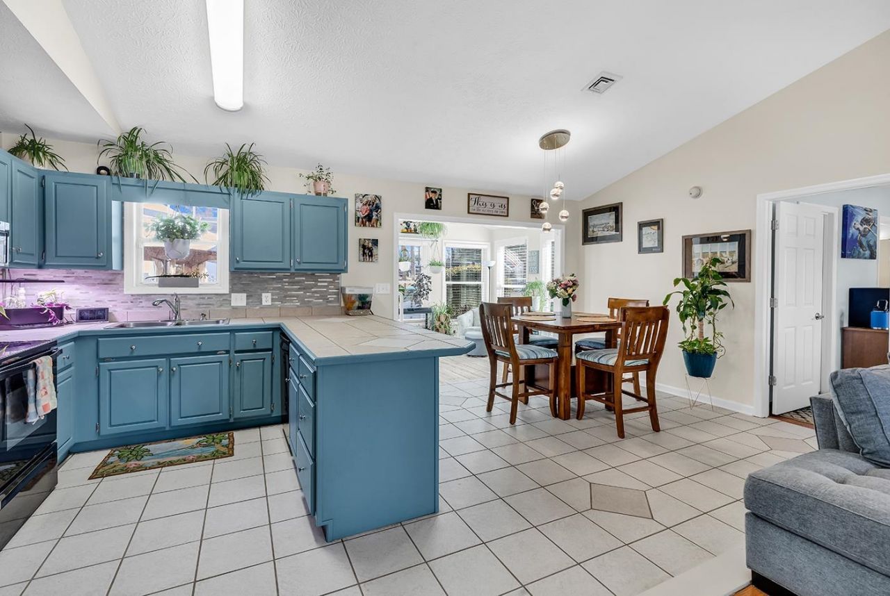 4220 Bradford Circle Photo 11