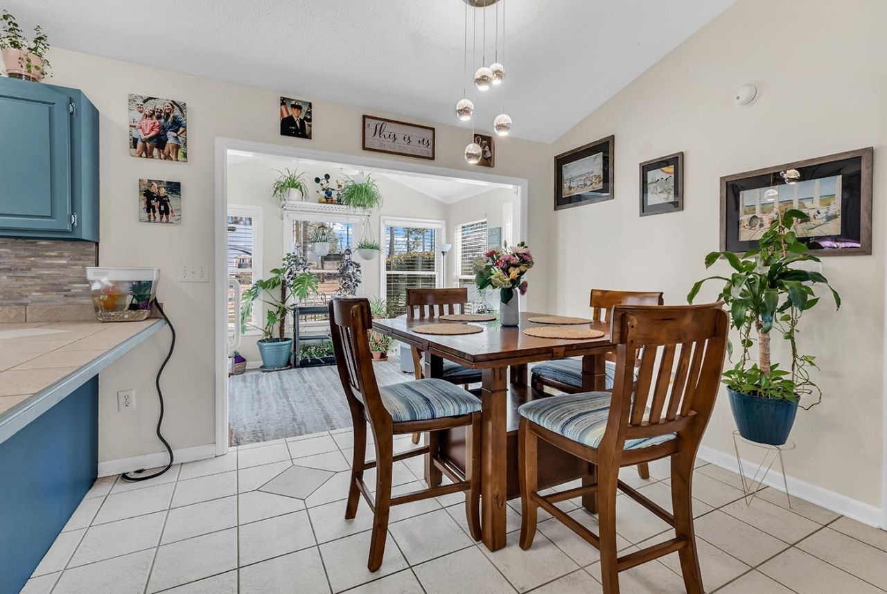 4220 Bradford Circle Photo 12