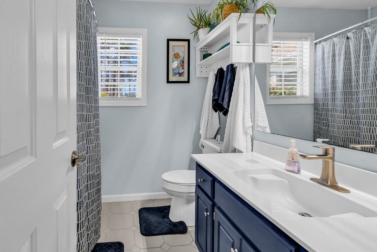 4220 Bradford Circle Photo 17