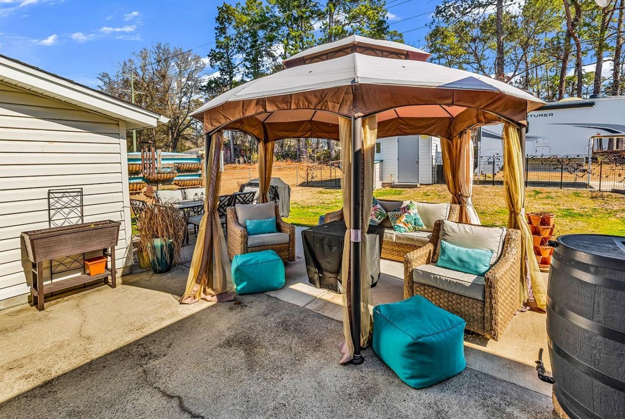 4220 Bradford Circle Photo 22