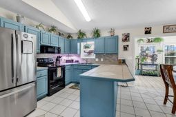 4220 Bradford Circle photo 4