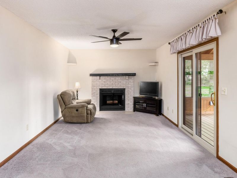 544 Waring Way, Columbus, OH 43213 Photo 11