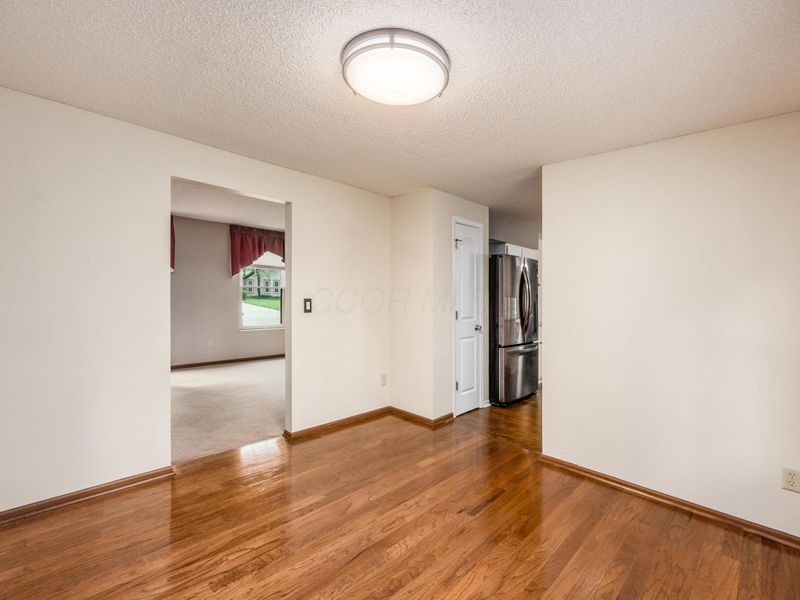 544 Waring Way, Columbus, OH 43213 Photo 7