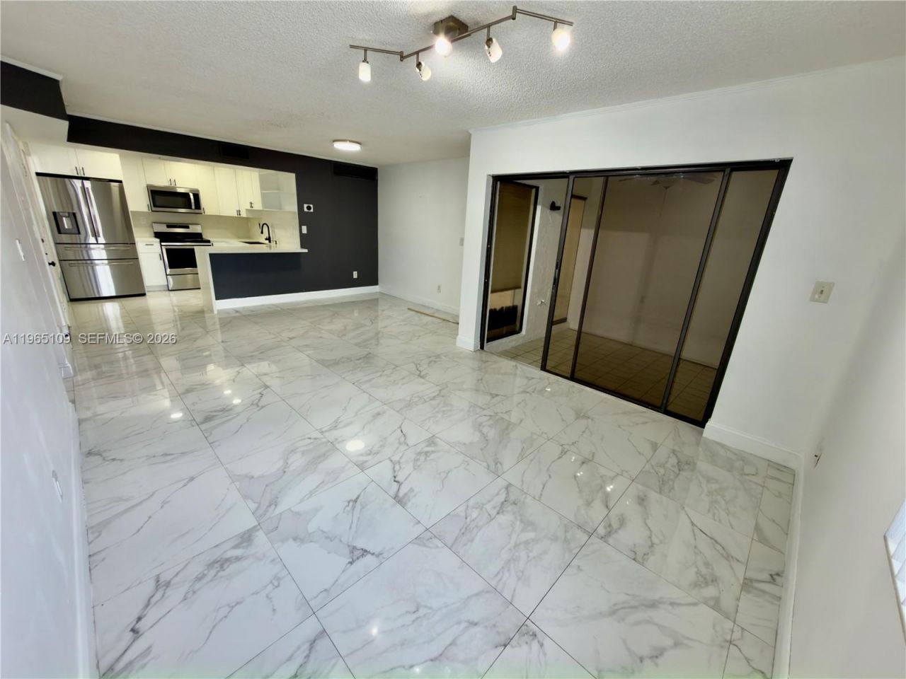 1086 N Hiatus Rd, Unit 1086, Pembroke Pines, FL 33026 Photo