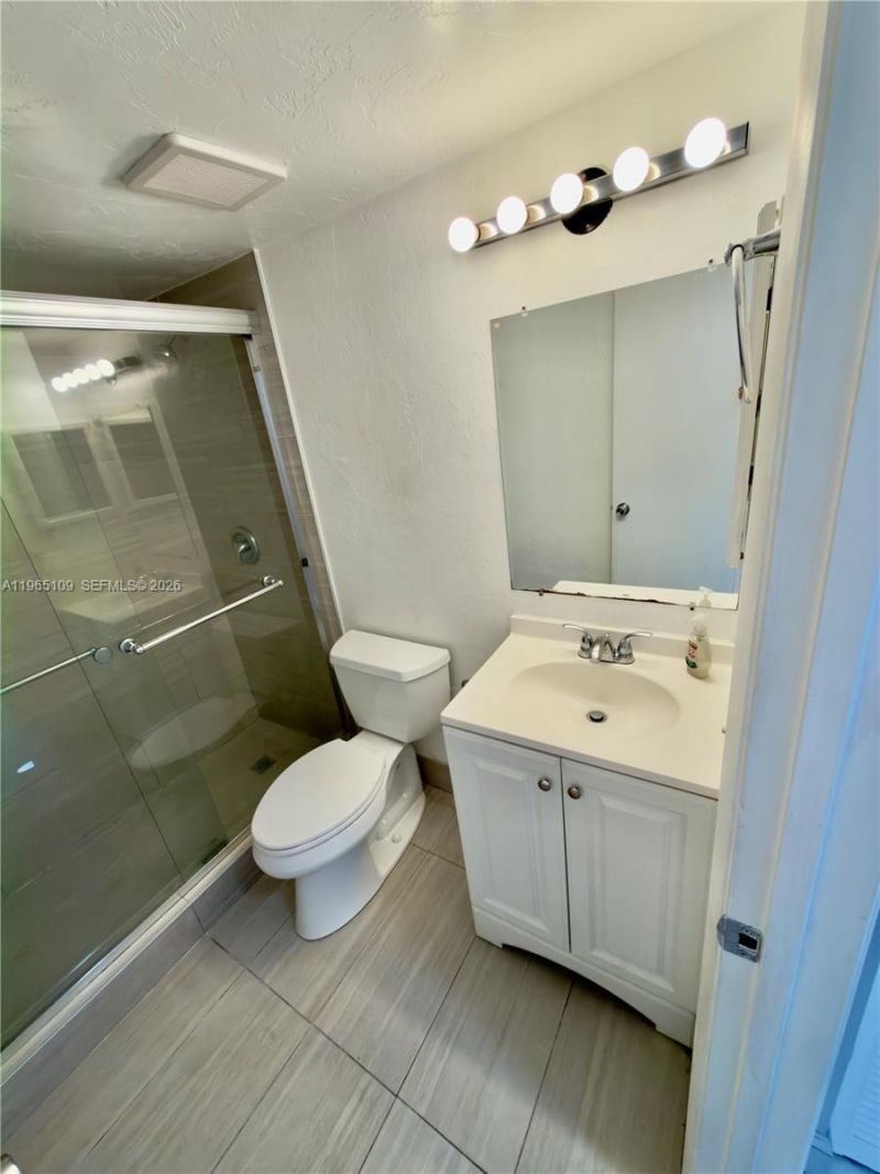 1086 N Hiatus Rd, Unit 1086, Pembroke Pines, FL 33026 Photo