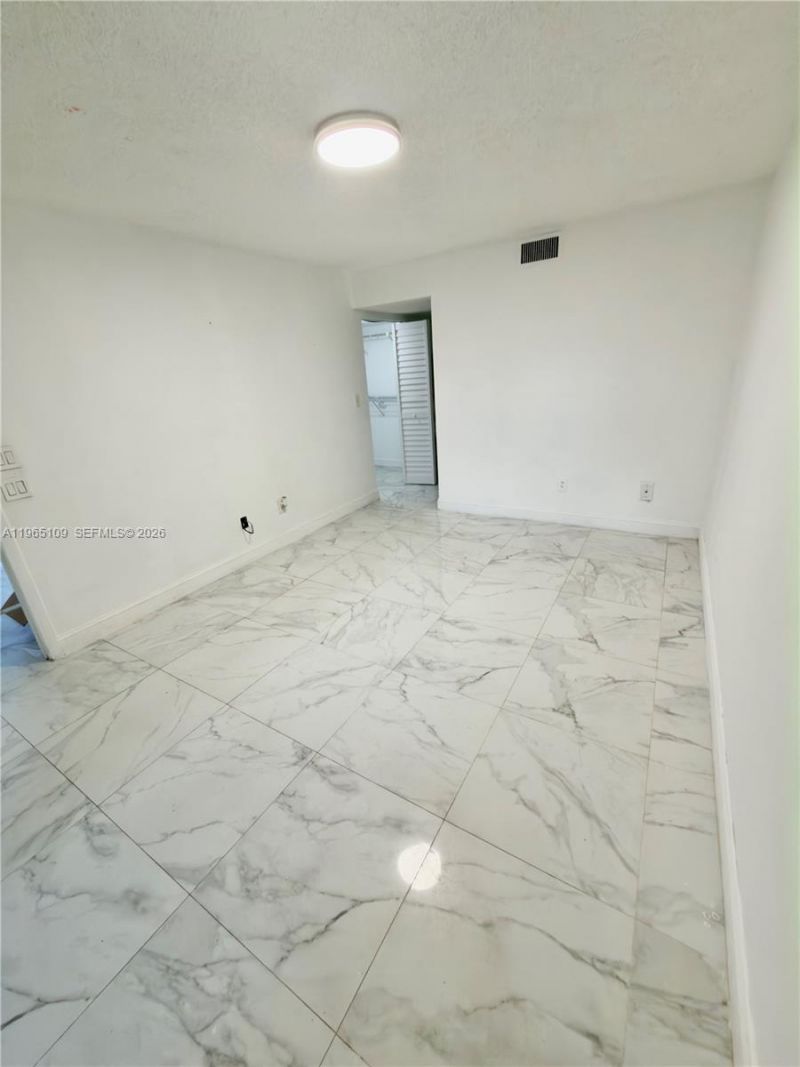 1086 N Hiatus Rd, Unit 1086, Pembroke Pines, FL 33026 Photo