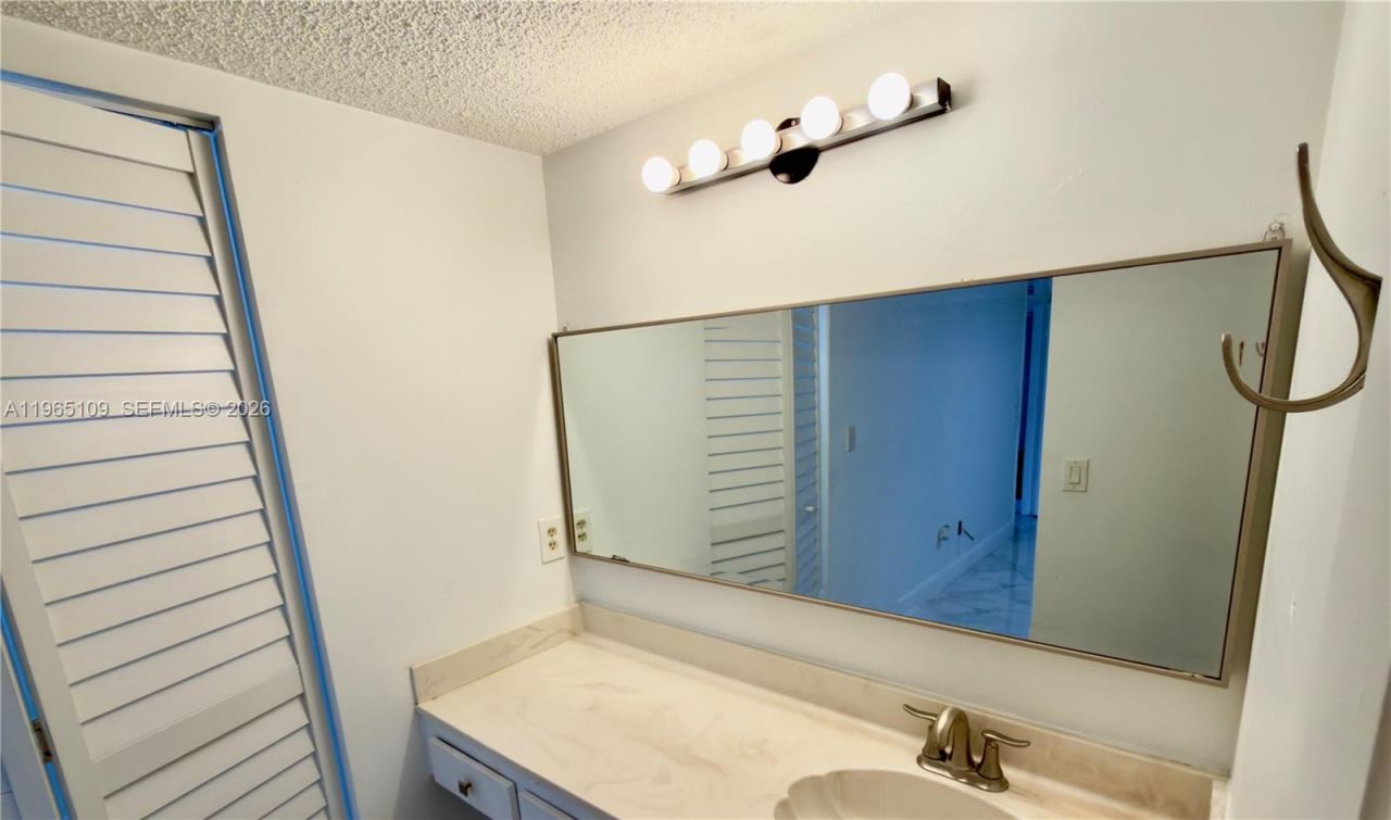 1086 N Hiatus Rd, Unit 1086, Pembroke Pines, FL 33026 Photo