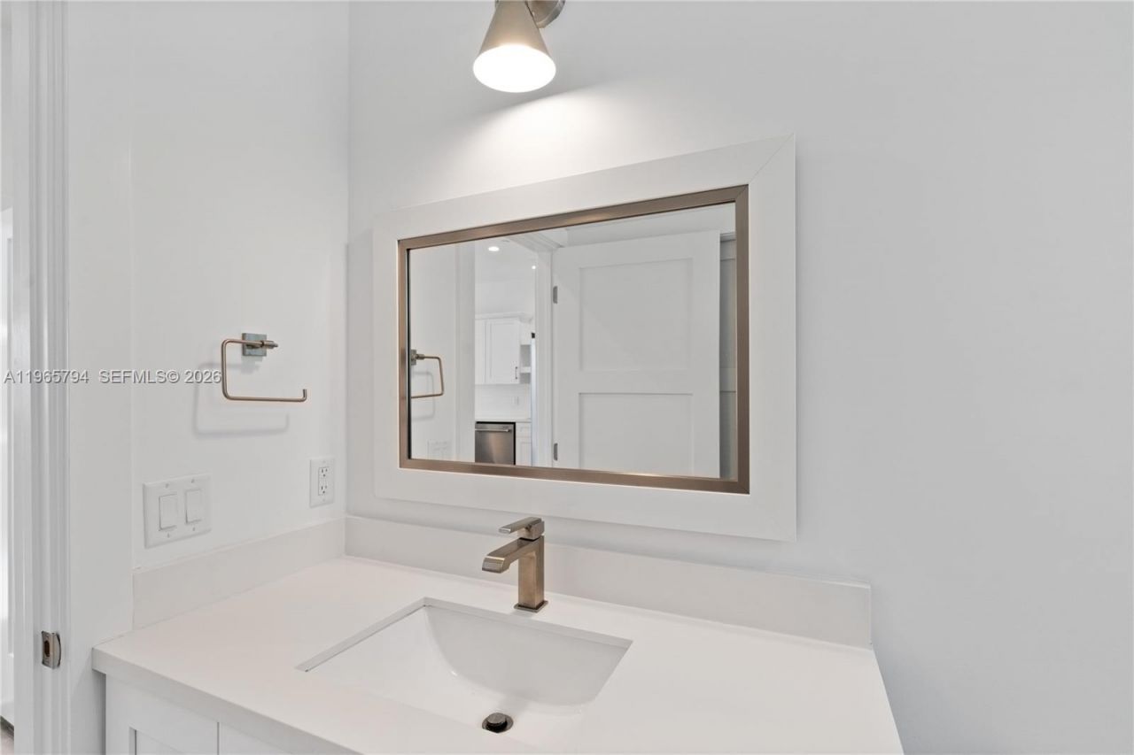 84745 Old Hwy , Unit 7, Islamorada, FL 33036 Photo