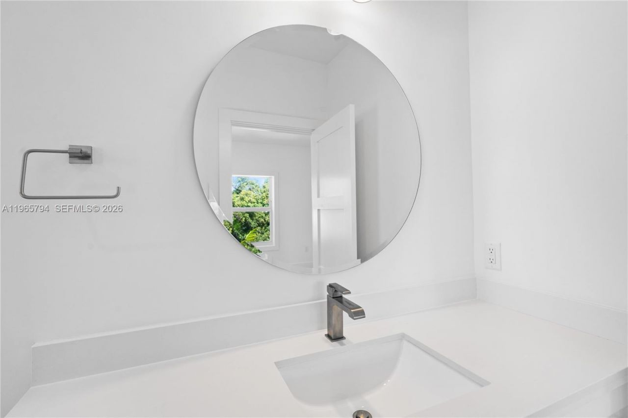 84745 Old Hwy , Unit 7, Islamorada, FL 33036 Photo