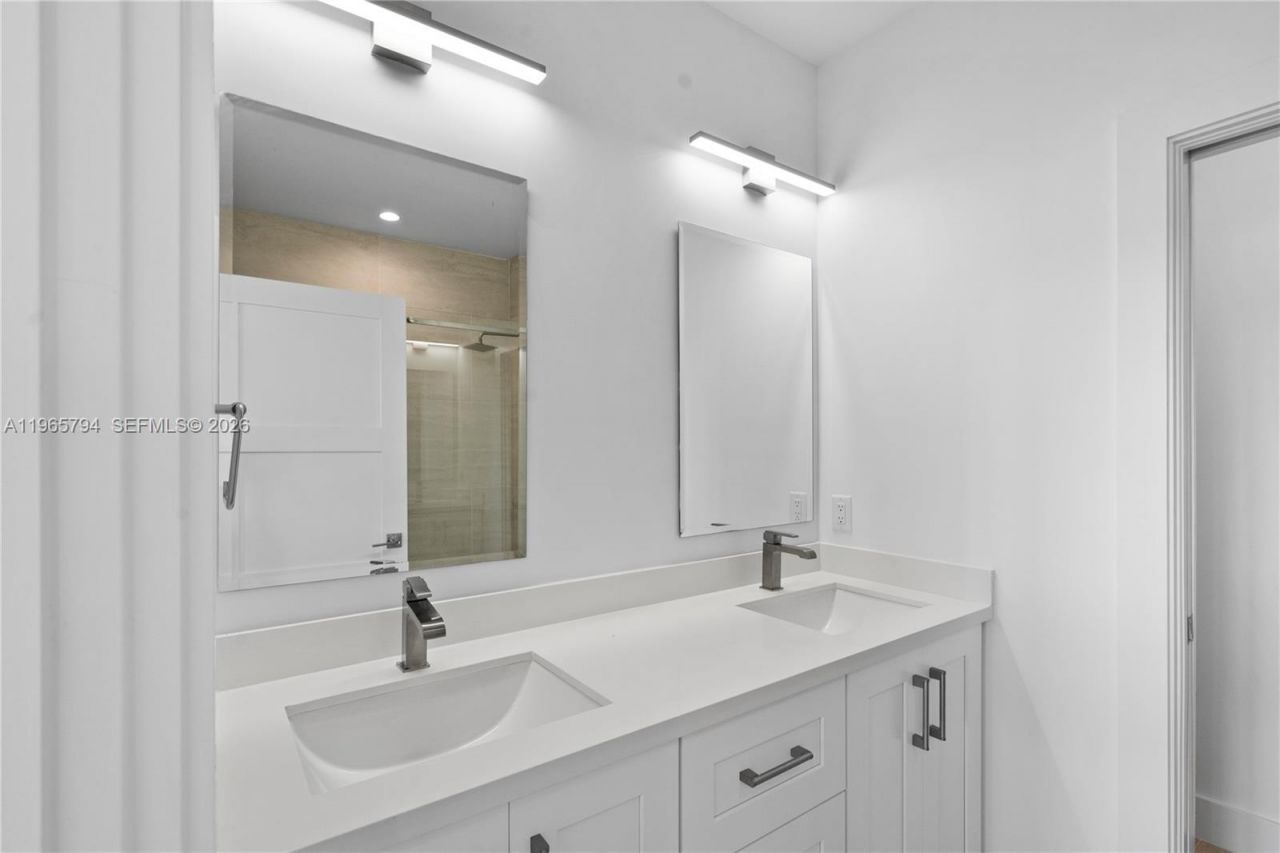 84745 Old Hwy , Unit 7, Islamorada, FL 33036 Photo