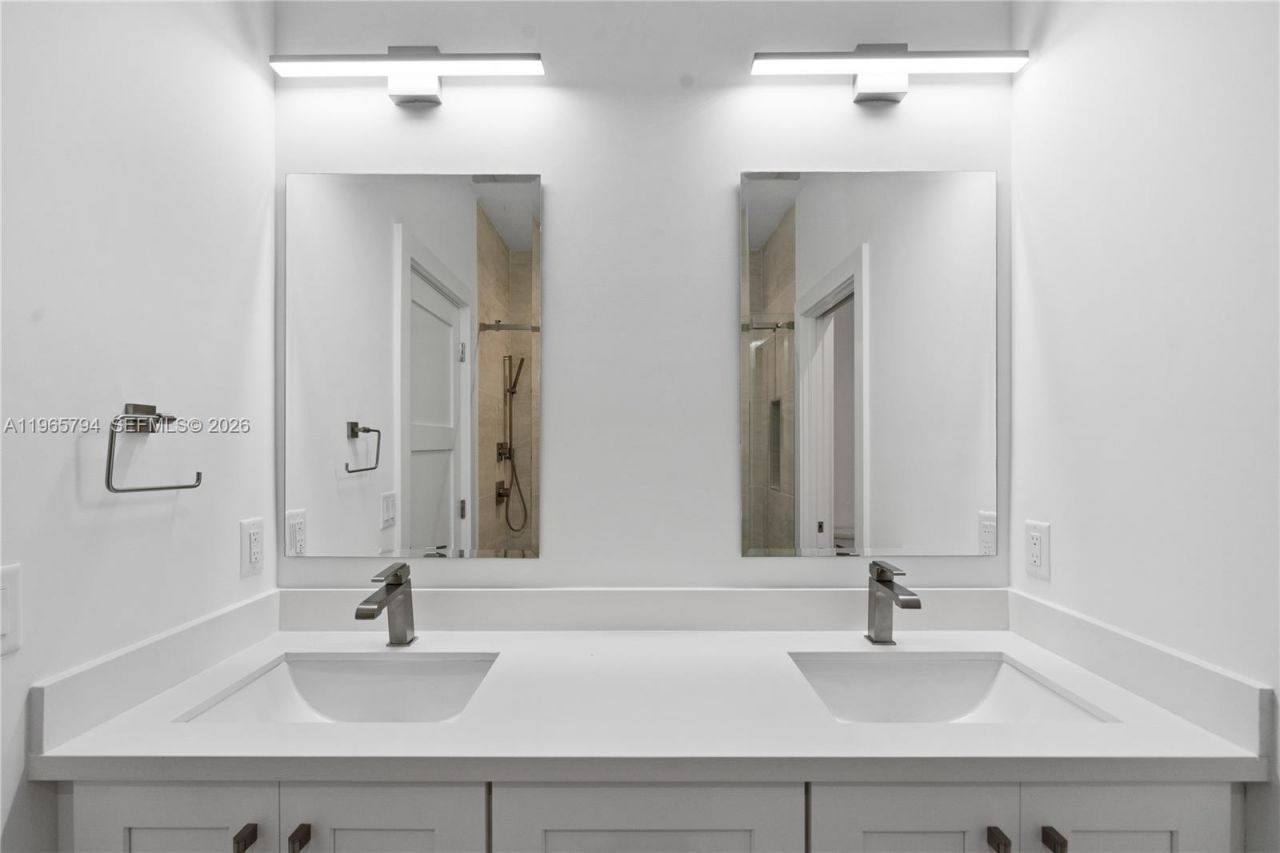 84745 Old Hwy , Unit 7, Islamorada, FL 33036 Photo